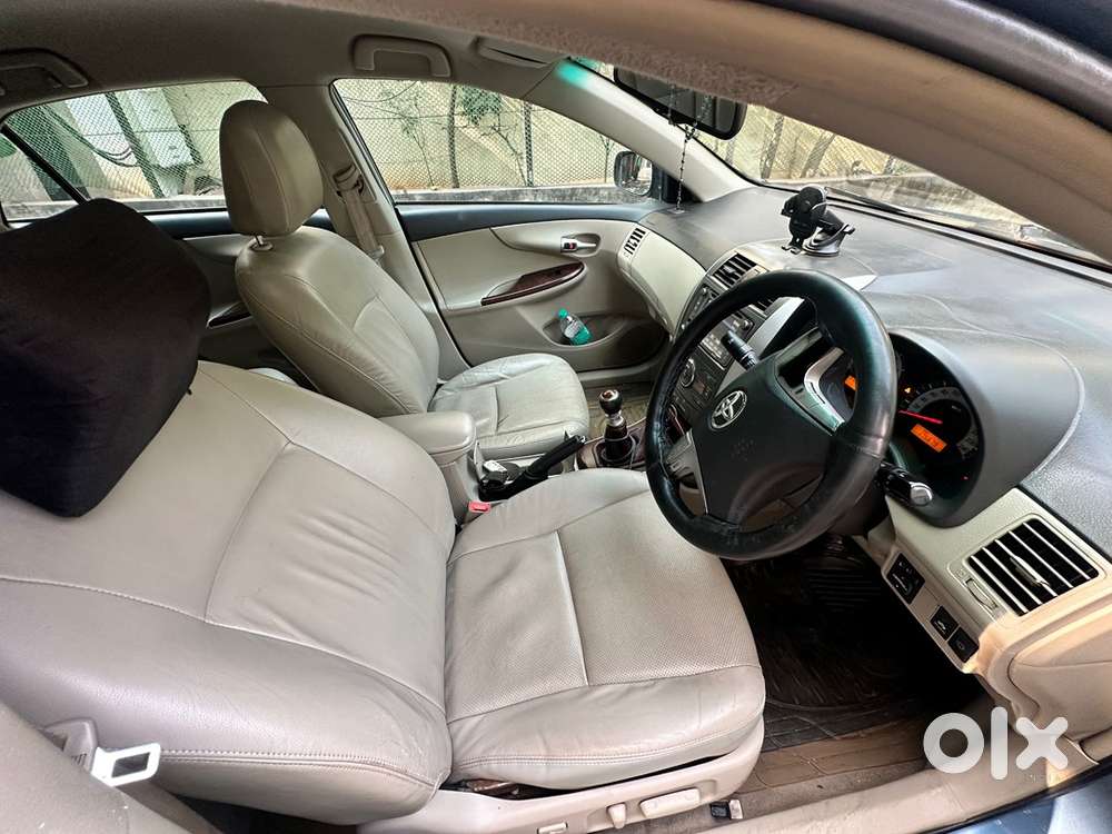 Toyota Corolla Altis 2012