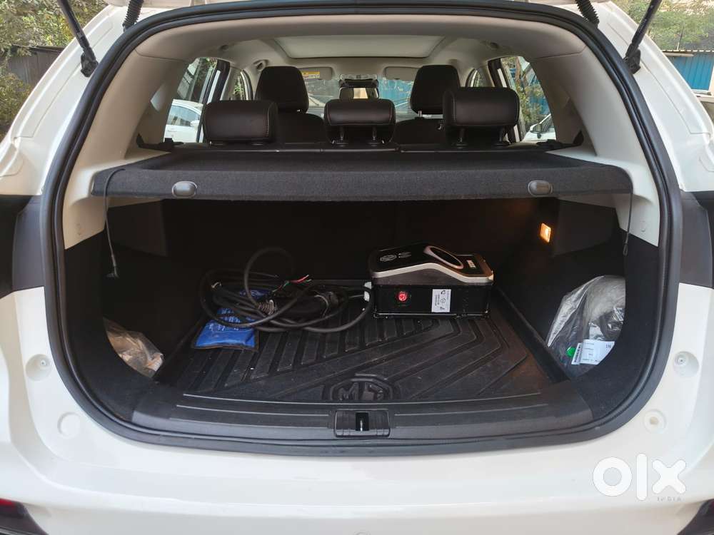 Mg Zs Ev Exclusive Iconic Ivory, 2022, Electric