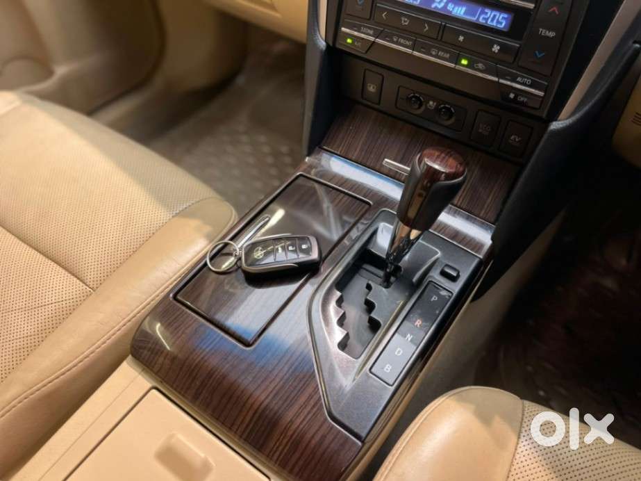 Toyota Camry Hybrid, 2015, Cng & Hybrids