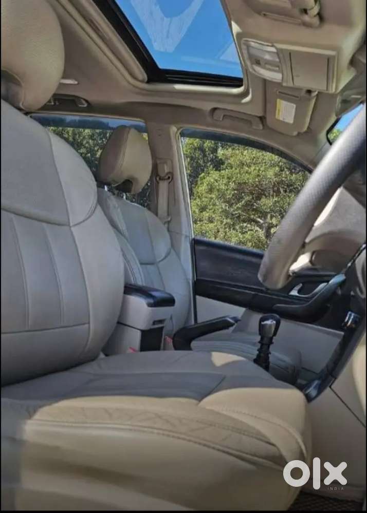 Mahindra Xuv 500 W10 Model Power Seat