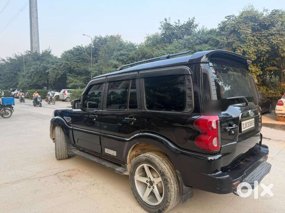 Mahindra Scorpio S9 Diesel Manual 2022 | Black | 85,000 Km | Well Main