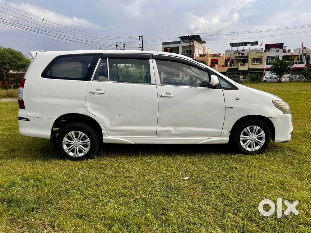 Toyota Innova 2011 Diesel 248000 Km Driven