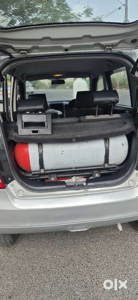 Company Fitted Cng..both Keys..papers Complete..transfer Must