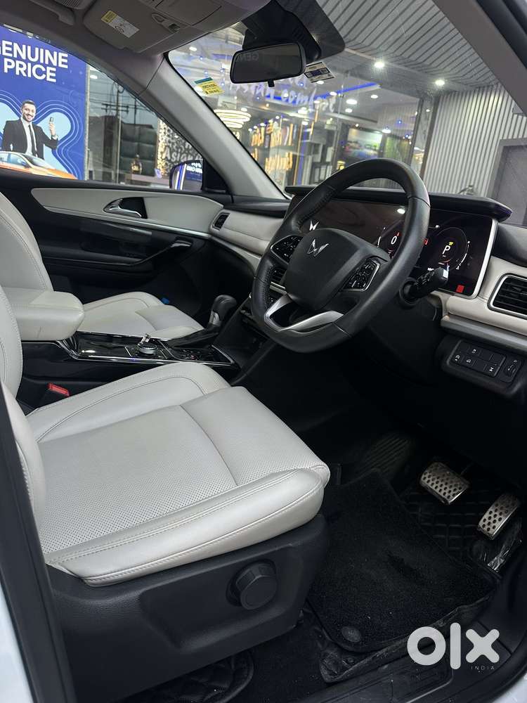Mahindra Xuv700 2.2 Ax 7 Diesel At Str Awd, 2023, Diesel