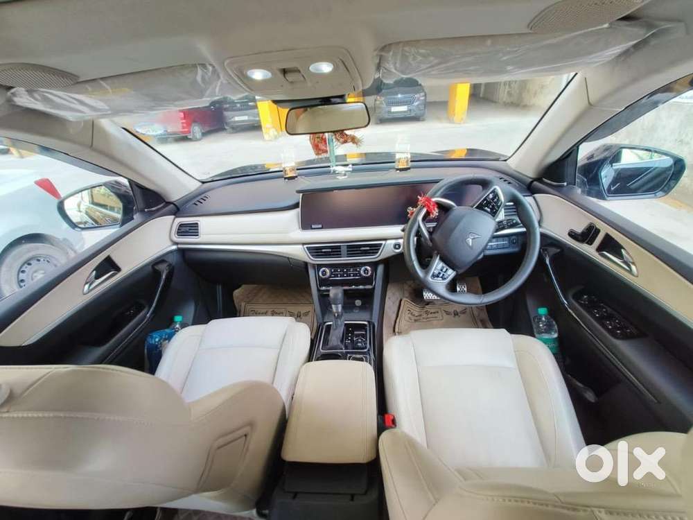 Xuv 700 Ax 7l, Top Variant, Petrol, 2023