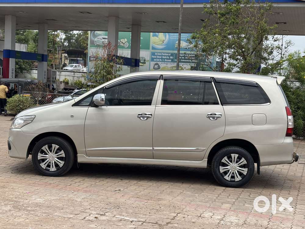 Toyota Innova 2.5 G (diesel) 7 Seater Bs Iv, 2015, Diesel