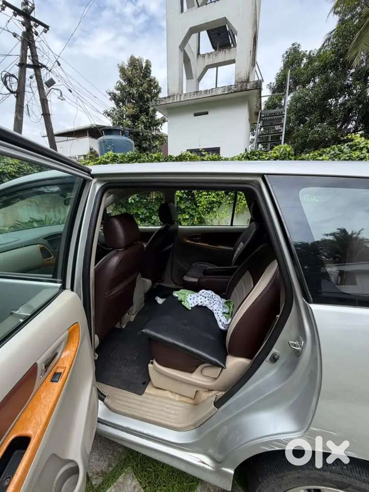 Toyota Innova 2010 Diesel Car