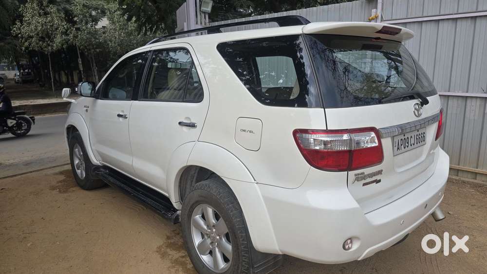 Toyota Fortuner 3.0 4x4 Manual, 2011, Diesel