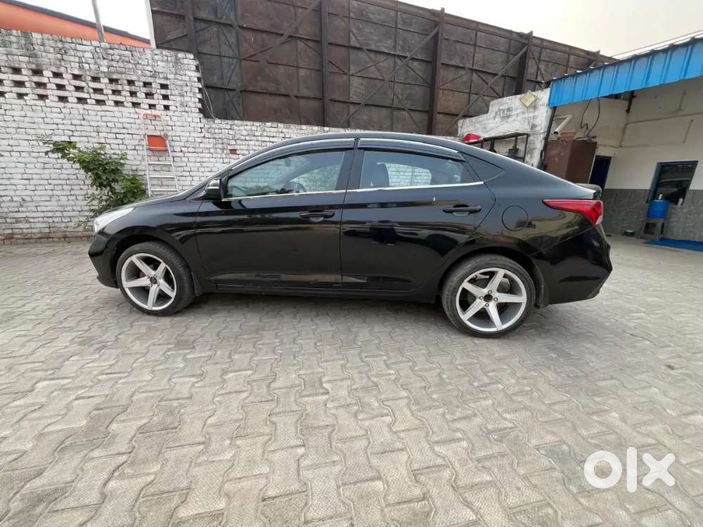 Hyundai Verna With Alloy Wheels,ambience Light