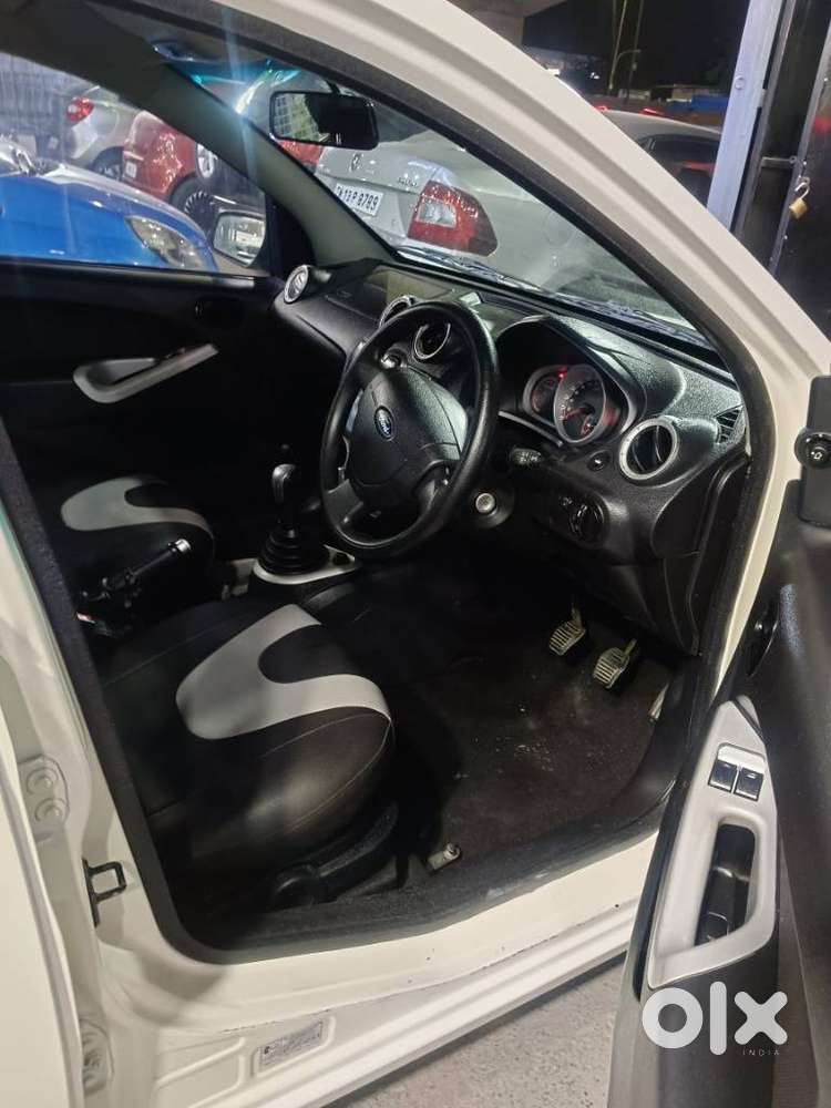 Ford Figo 2010-2012 Petrol Titanium, 2012, Petrol