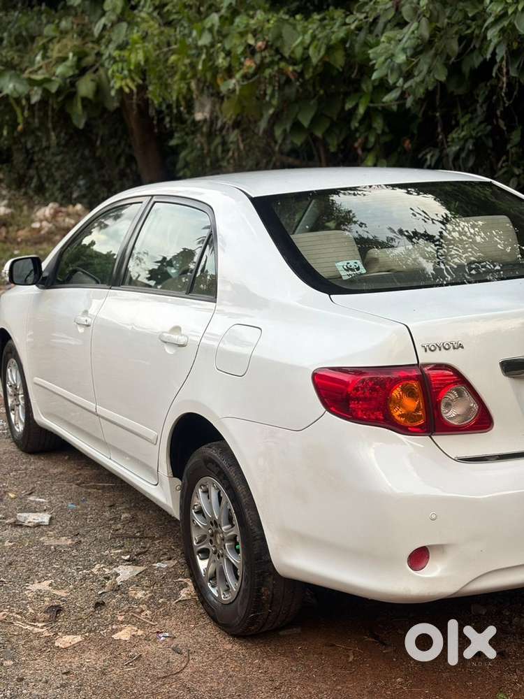 Toyota Corolla Altis 2011