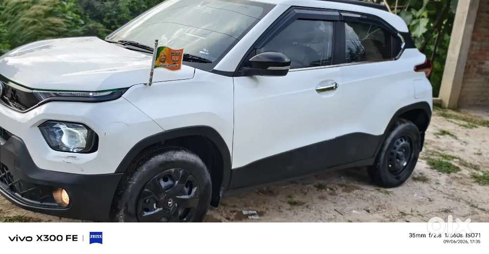 Tata Punch 2025 Last Month Only 12000km Drive Swaroom Condition