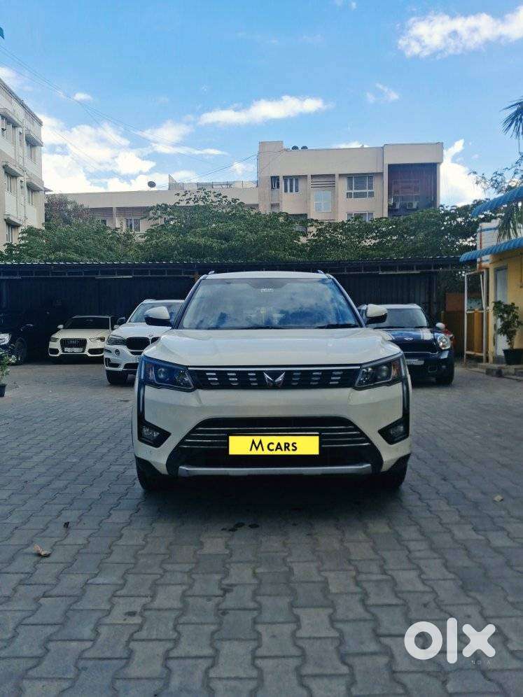 Mahindra Xuv300 W8 Option Dual Tone, 2023, Petrol