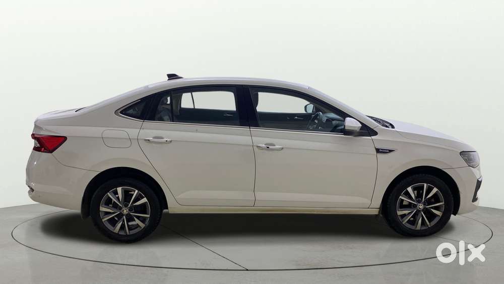 Skoda Slavia Style 1.0l Tsi Mt, 2022, Petrol