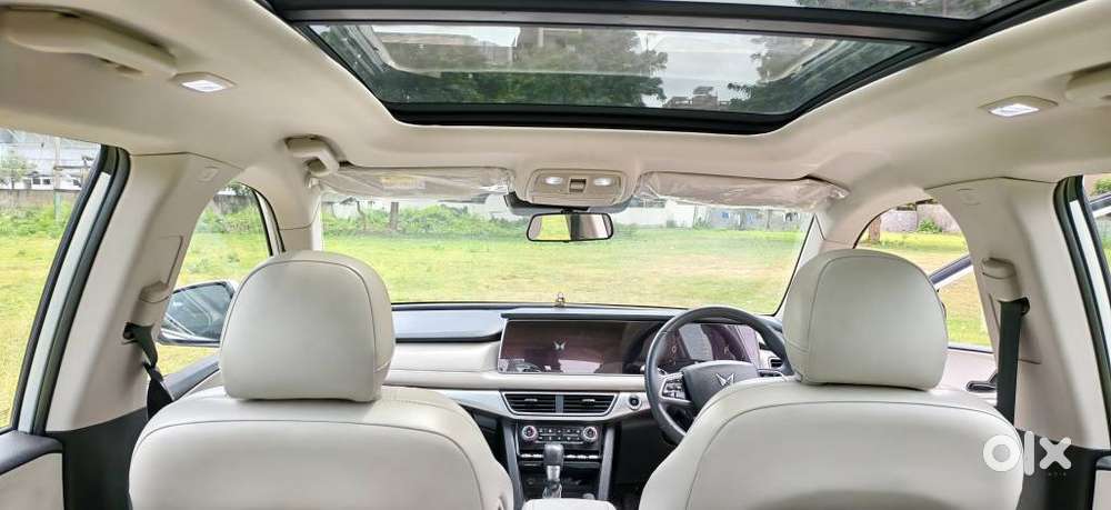 Mahindra Xuv700 2.2 Ax 7 Diesel At Str, 2023, Diesel