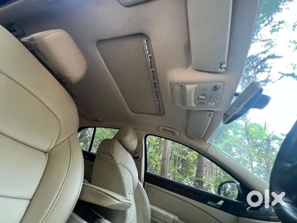 Skoda Superb 2009 Petrol 80000 Km Driven