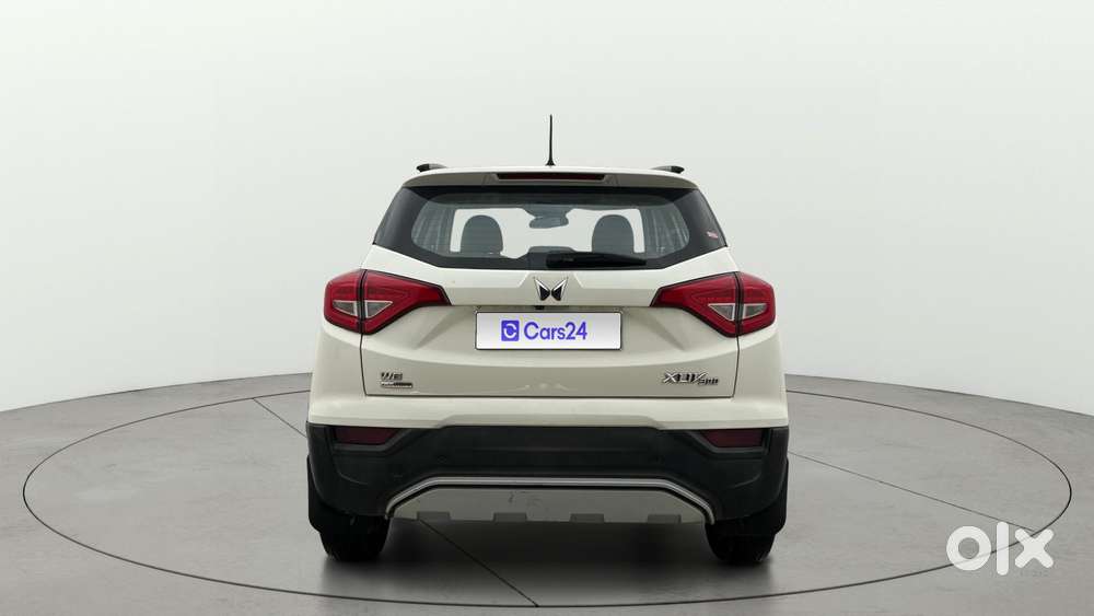 Mahindra Xuv300 1.2 W8 (o) Amt Petrol, 2023, Petrol