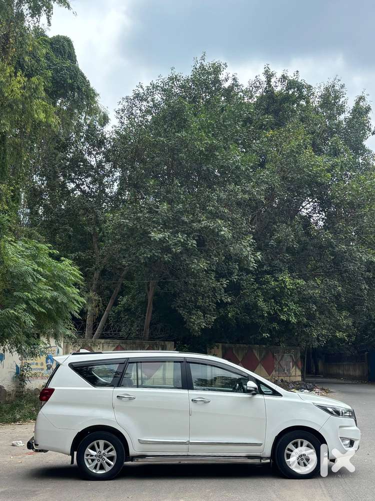 Toyota Innova Crysta 2.4 V, 2017, Diesel