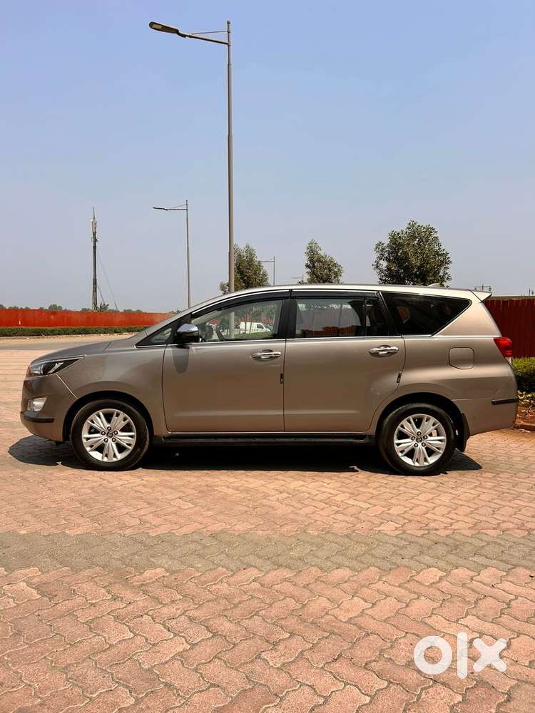 Toyota Innova Crysta 2.8z Automatic, 2017, Diesel