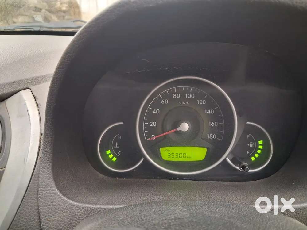 Hyundai Eon 2013 With 80% New Tyres 36000km Only