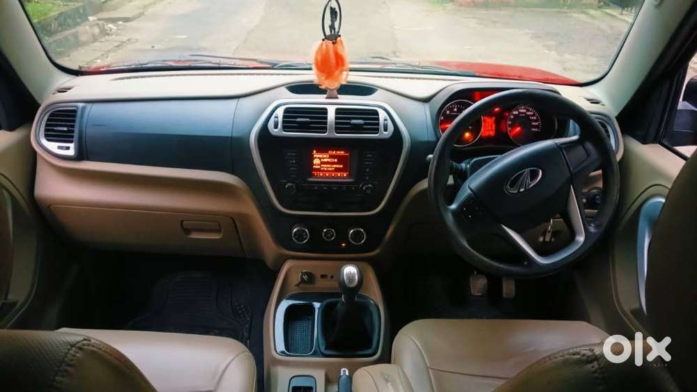 Mahindra Tuv 300 Mhawk100 T8 Dual Tone, 2018, Diesel
