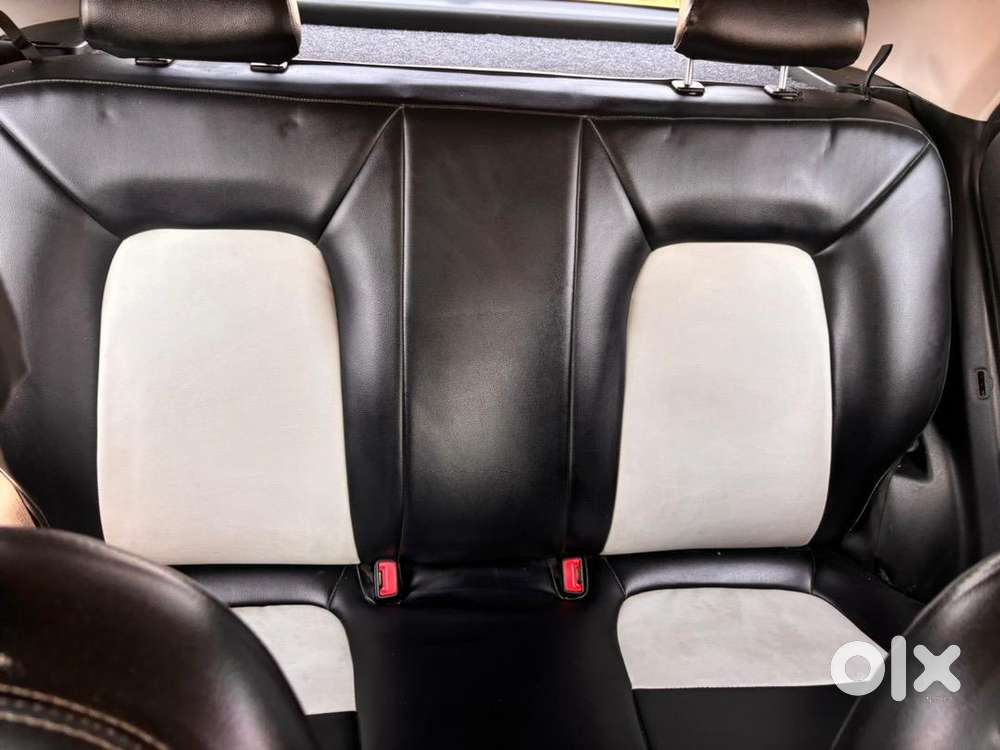 Hyundai Venue 2021 Diesel Showroom  Conditio