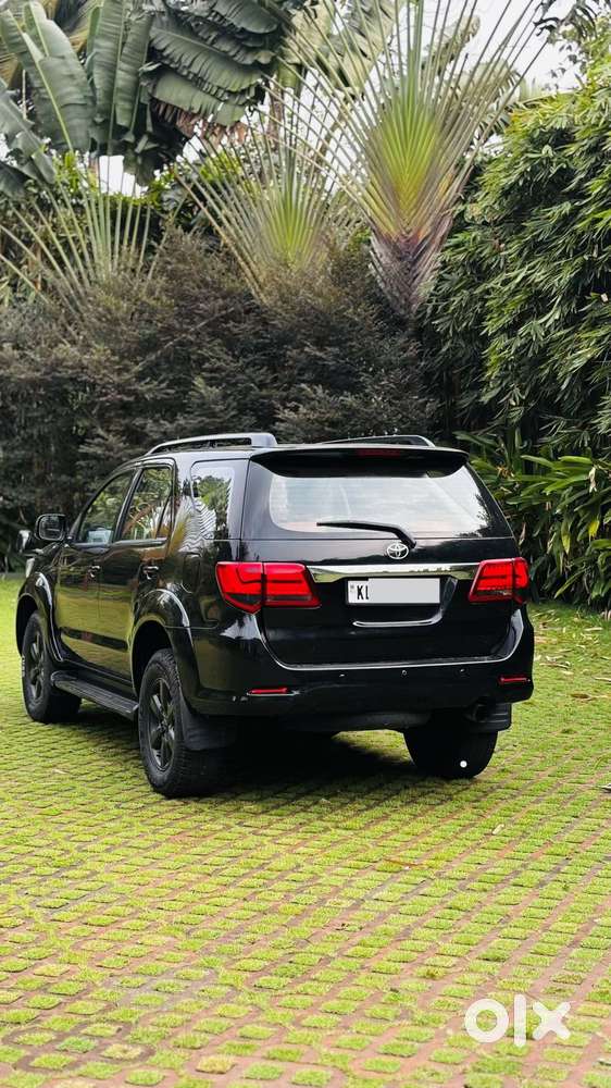 Toyota Fortuner 4x4 Manual Limited Edition, 2010, Diesel
