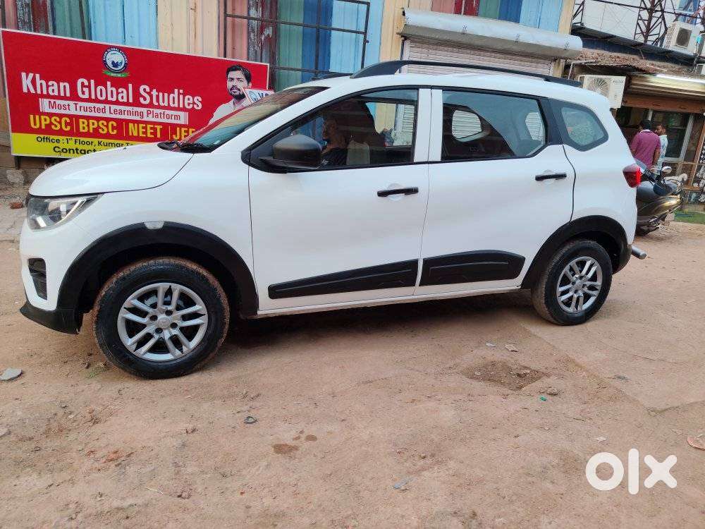 Renault Triber Rxl, 2023, Petrol