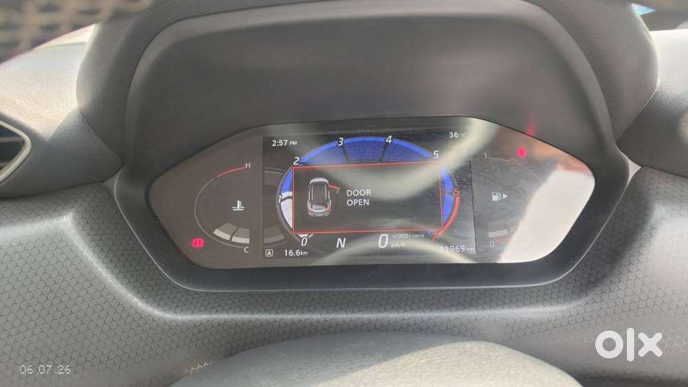 Nissan Magnite 1.0 Xv Premium, 2024, Petrol