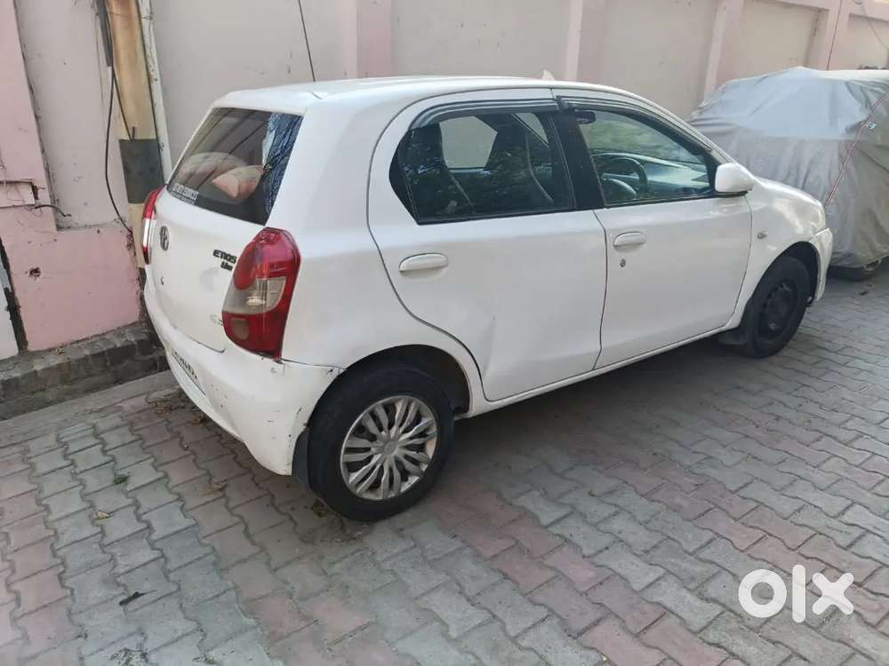 Toyota Etios Liva 2012