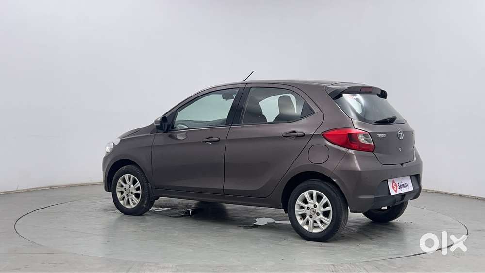 Tata Tiago Xza, 2017, Petrol