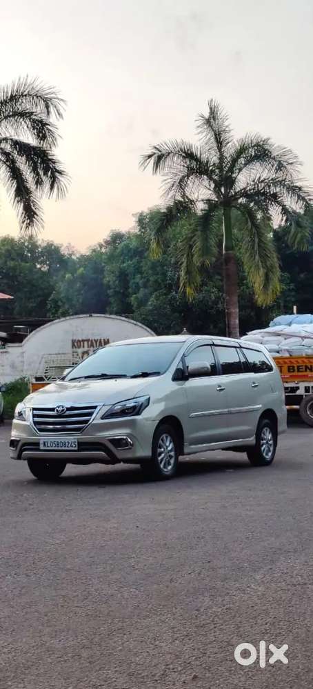 Toyota Innova 2.5 V 2012