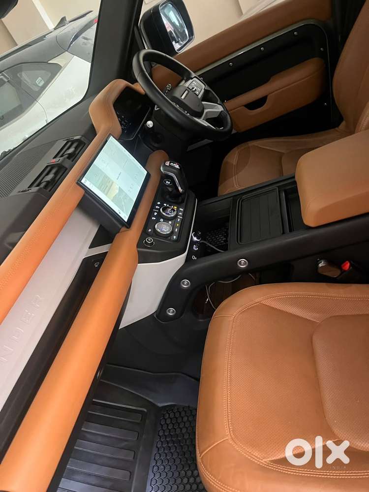 Land Rover Defender 2024 Km Driven