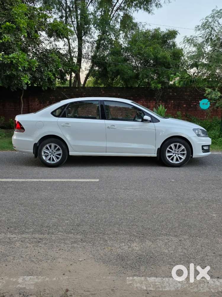 Volkswagen Vento 1.2 Highline Plus At 16 Alloy, 2017, Petrol