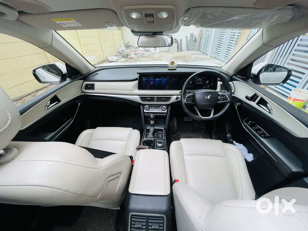 Mahindra Xuv700 2.2 Ax 7 Diesel At Luxury Pack Str, 2022, Diesel