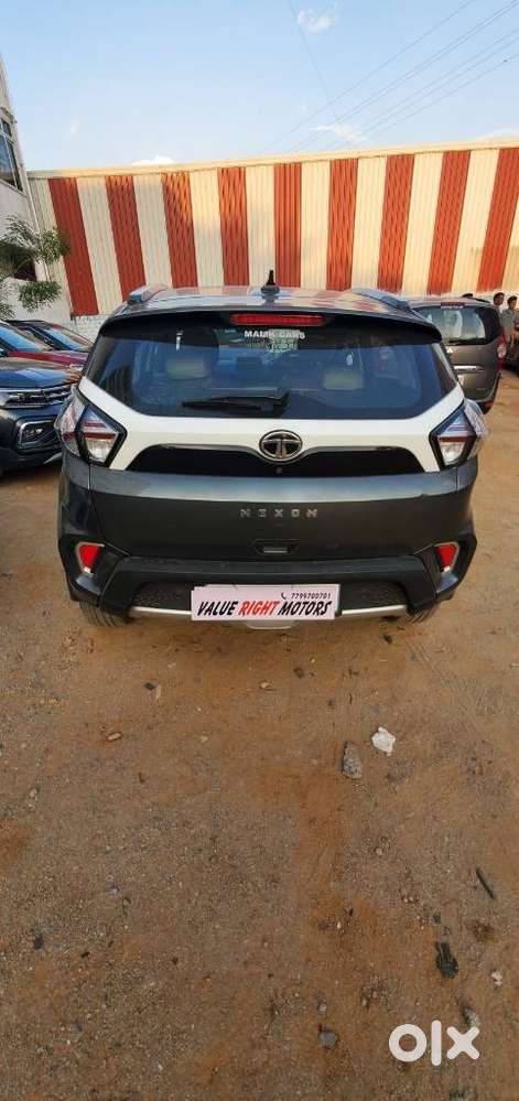 Tata Nexon Xz Plus Luxs, 2023, Petrol