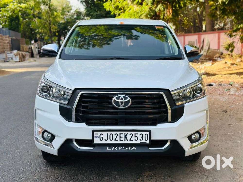 Toyota Innova Crysta [2020-ongoing] 2.4 Zx 7 Str, 2025, Diesel