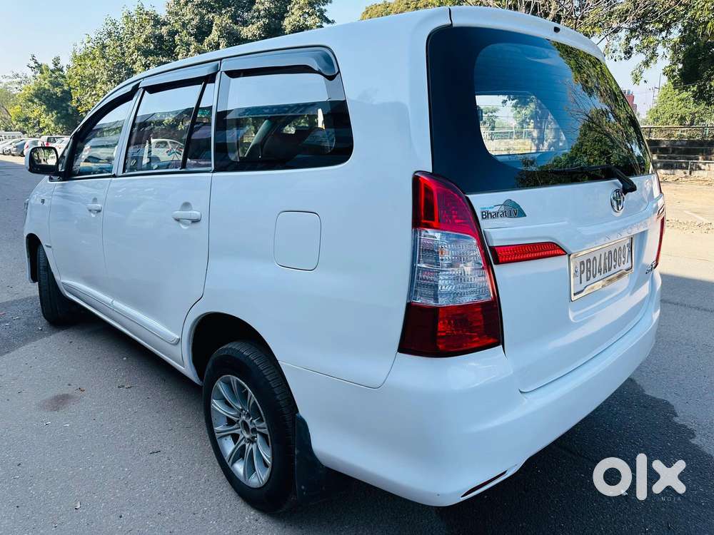 Toyota Innova 2.5 G (diesel) 7 Seater Bs Iv, 2015, Diesel