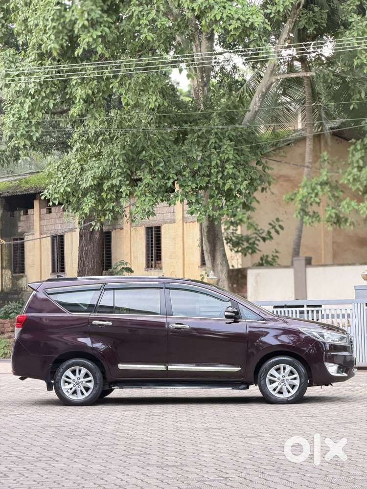 Toyota Innova Crysta 2.4 G Mt 7 Str, 2016, Diesel