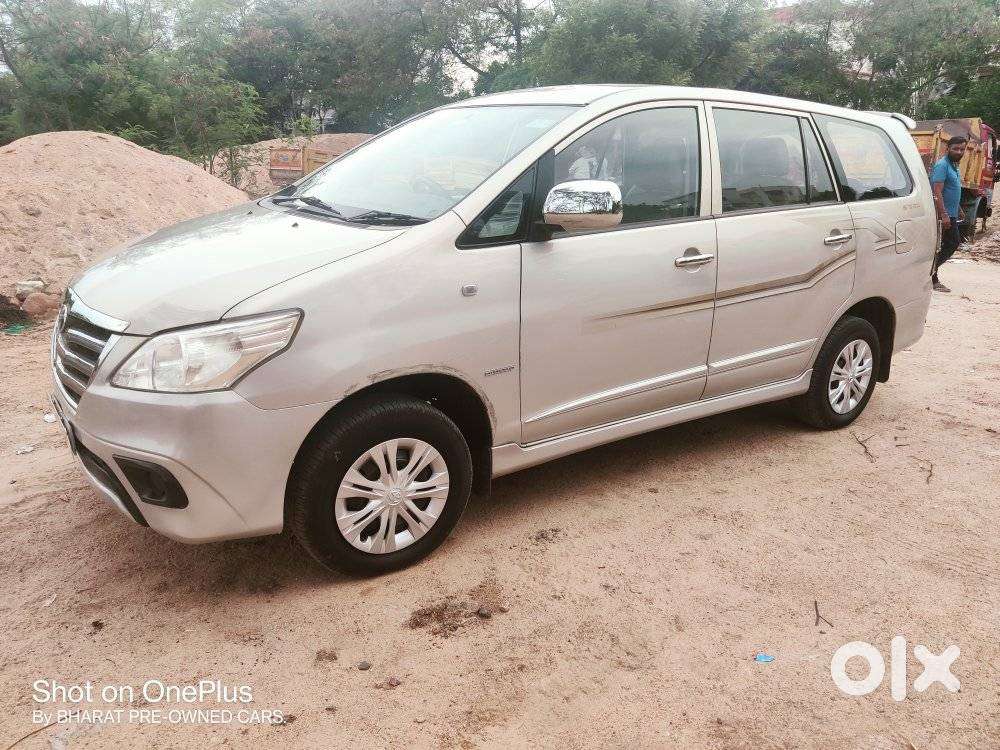 Toyota Innova 2.5 G (diesel) 7 Seater Bs Iv, 2014, Diesel