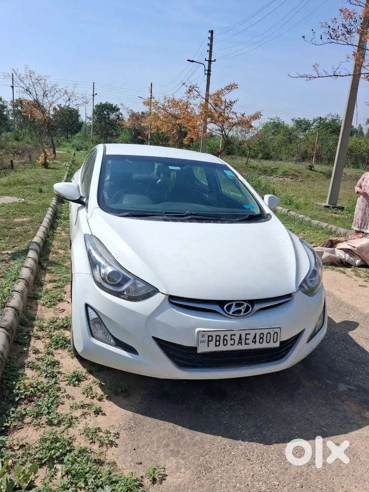 Hyundai New Elantra 2015 Diesel 107000 Km Driven
