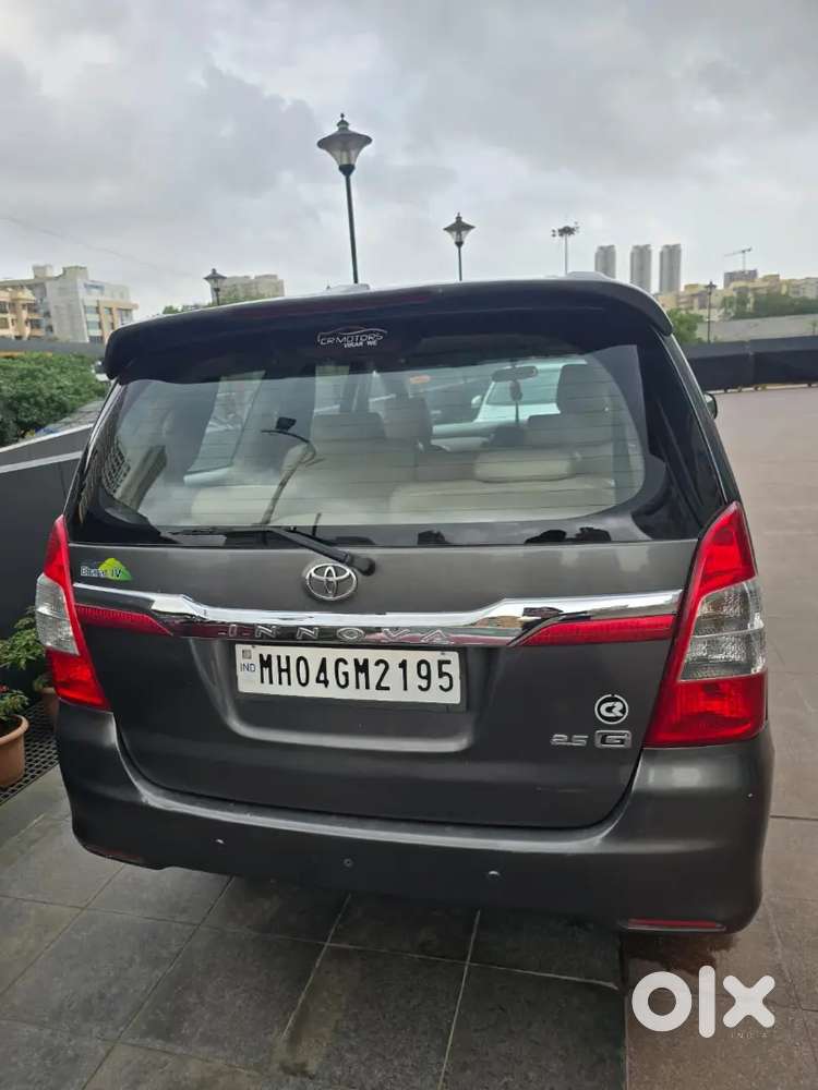 Toyota Innova Petrol 2014