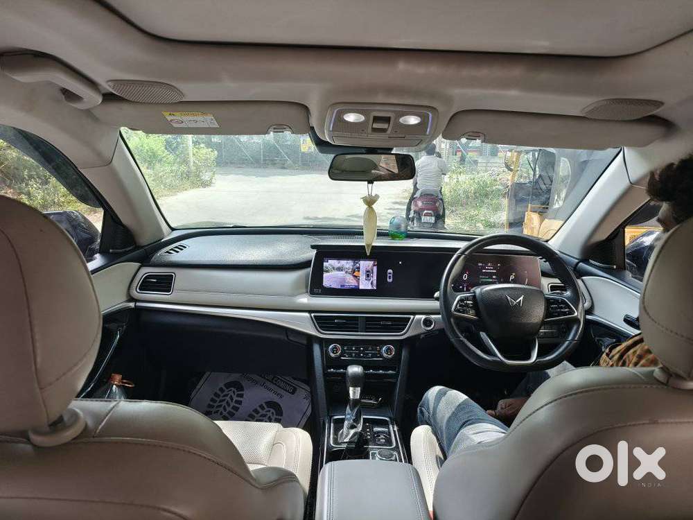 Mahindra Xuv700 Ax7 Luxury Pack Awd, 2022, Diesel