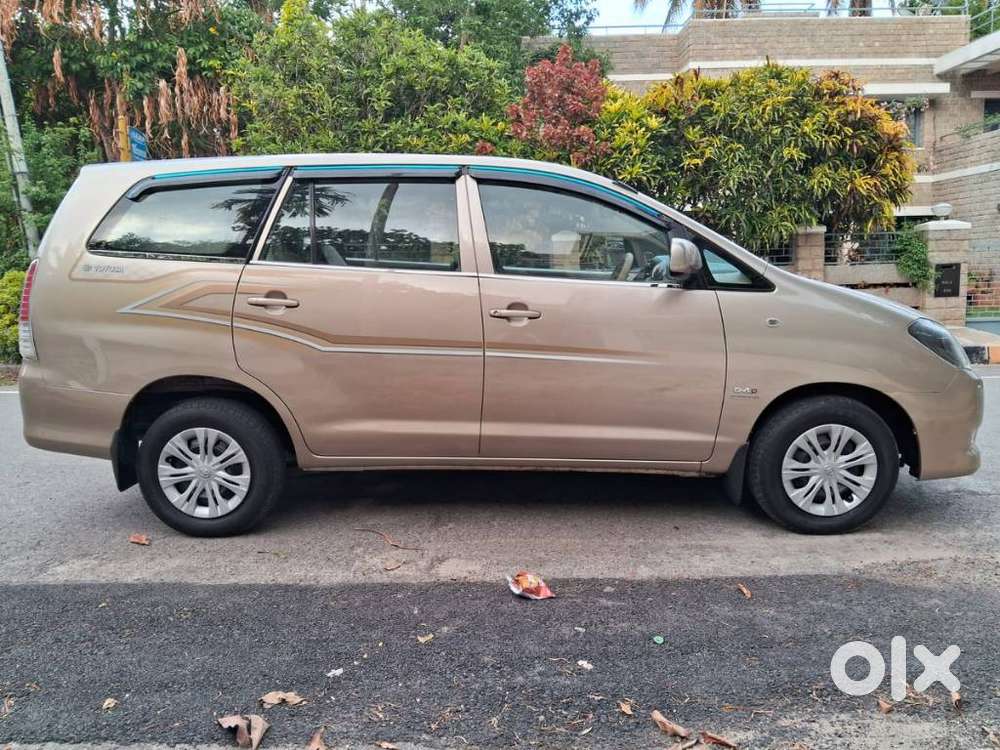 Toyota Innova 2.5 G (diesel) 8 Seater, 2011, Diesel
