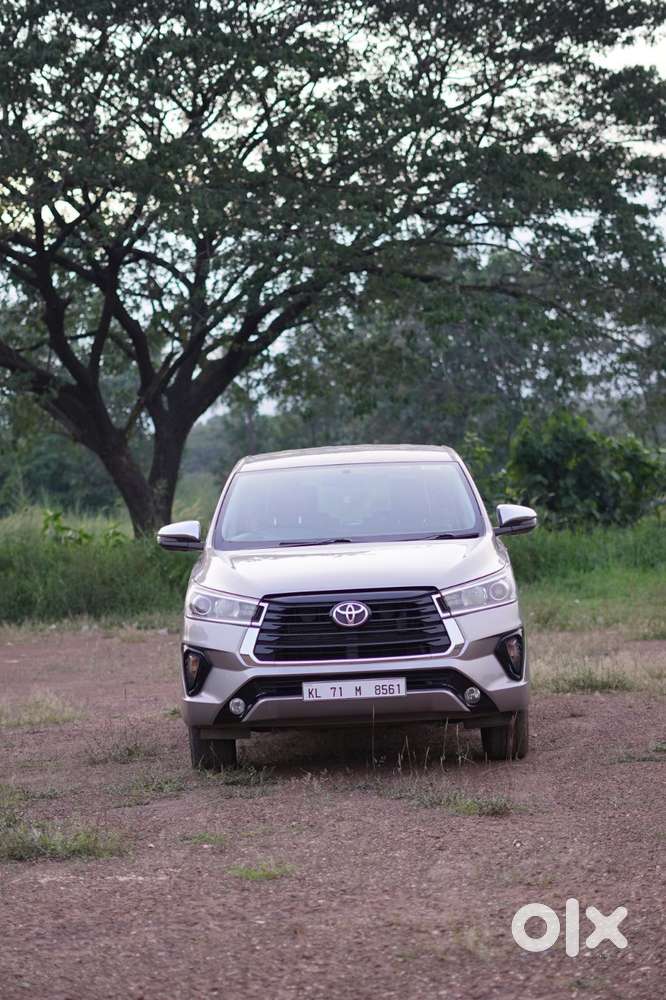 Toyota Innova Crysta 2.8 Zx At 7 Seater, 2016, Diesel