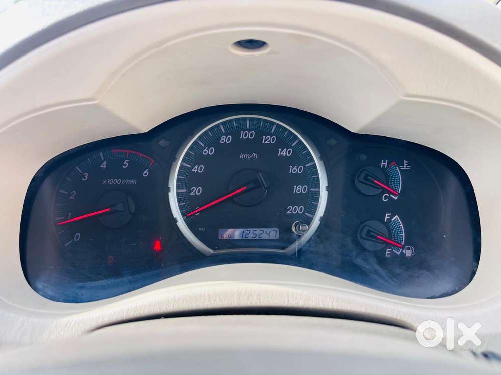 Toyota Innova 2.5 Vx (diesel) 8 Seater Bs Iv, 2012, Diesel