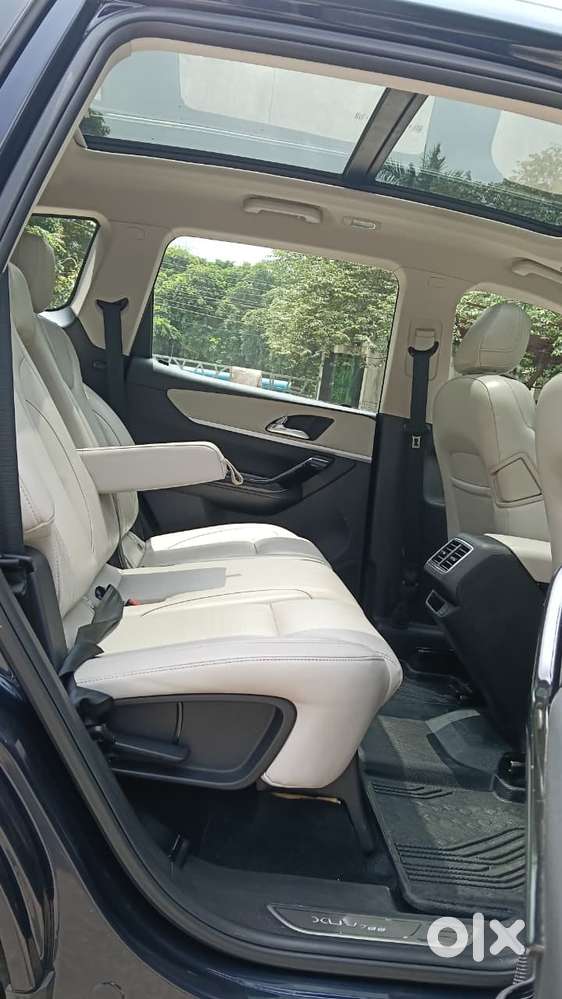 Mahindra Xuv700 2.0 Ax 7 Petrol At Luxury Pack Str, 2023, Petrol