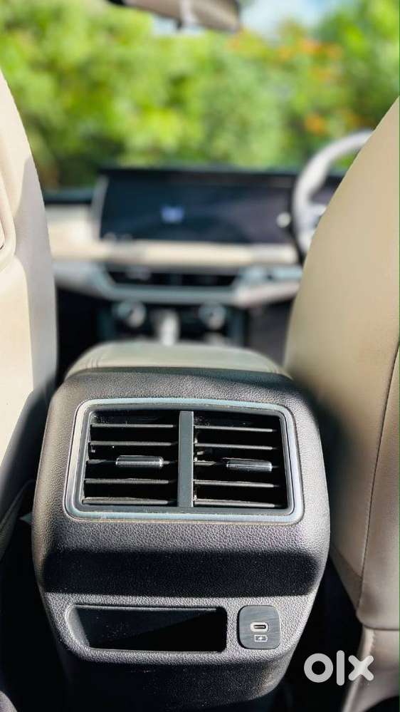 Mahindra Xuv700 2.0 Ax 7 Petrol At Str, 2022, Petrol