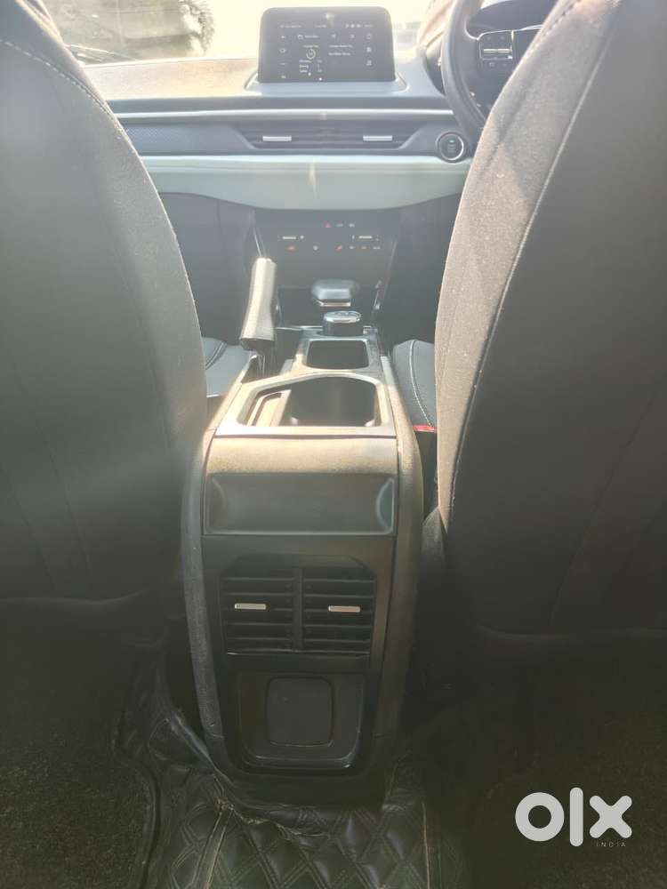 Tata Nexon Creative 1.2 Revotron Petrol 6 Amt, 2024, Petrol