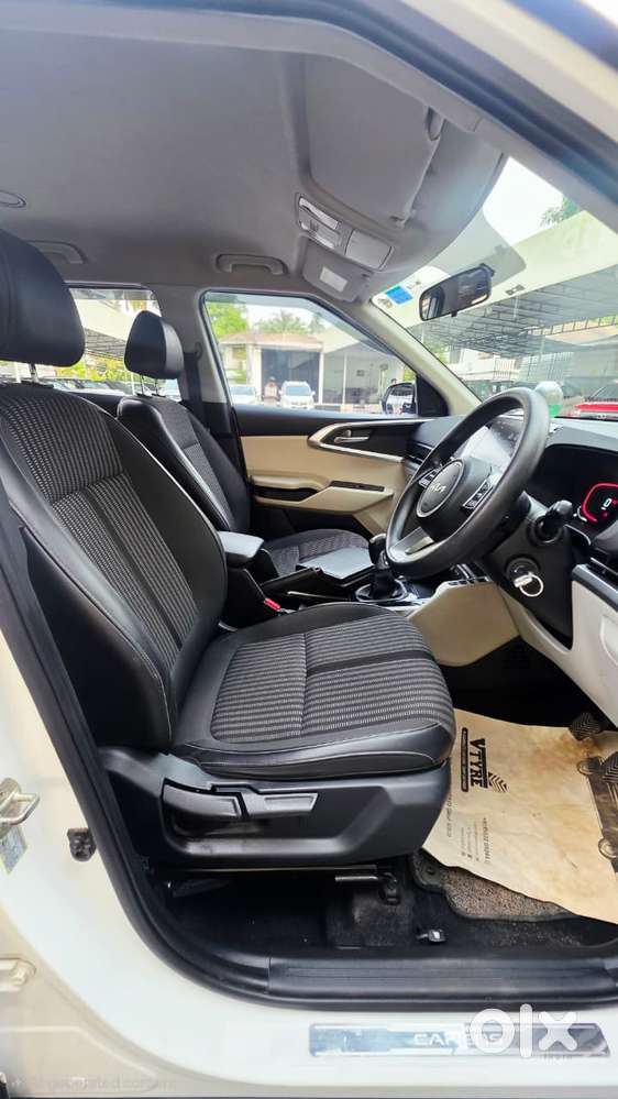 Kia Carens 1.4 Prestige 7 Str, 2022, Petrol